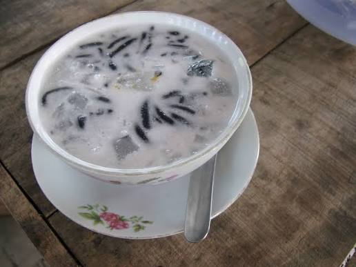 Dawet Ireng Purworejo Ternyata Bukan Pakai Pewarna, Ini Rahasia Warna Hitamnya
